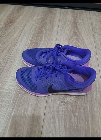 Nike spor ayakkabi
