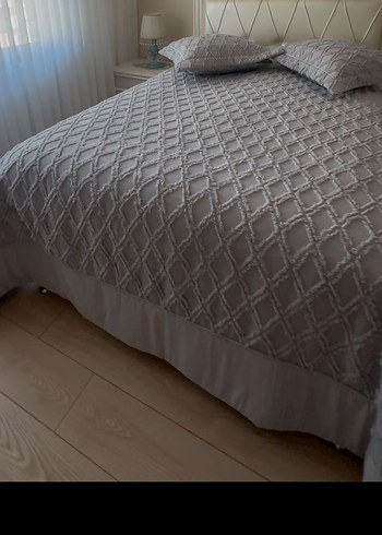 Gri Nakışlı Yatak Örtüsü - Görsel 4