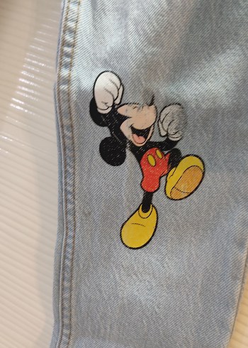 Gri Kapüşonlu Sweatshirt ve Baskılı Denim Pantolon - Görsel 3