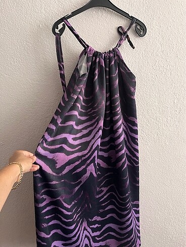 Halter yaka kısa elbise