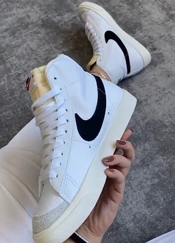 Nike Nike Blazer Mid 77 Vintage