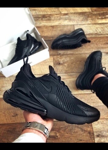 Nike Air Max 270