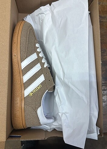 38 Beden Adidas Handball SPEZIAL