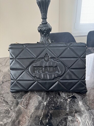 Prada çanta