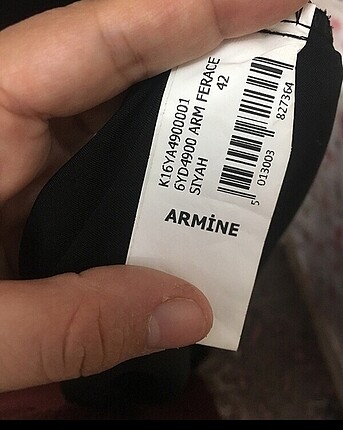 42 Beden siyah Renk Altın nakışlı Armine ferace