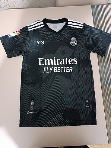 Adidas Real Madrid Benzema Forma