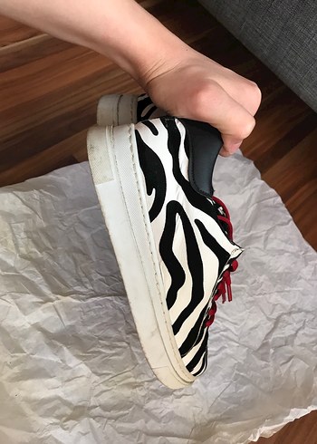 37 Beden beyaz Renk Zebra Desenli Kadın Spor Ayakkabı