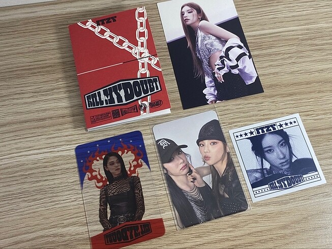  itzy yuna albüm digipack pc satış