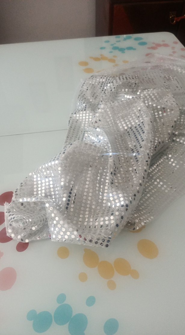 Beyaz Parlak Desenli Modern Masa Örtüsü payetli pullu - Görsel 4