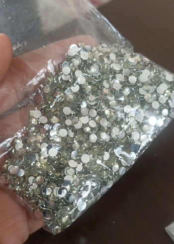 Altın Renkli Tırnak Süslemeleri - Görsel 5