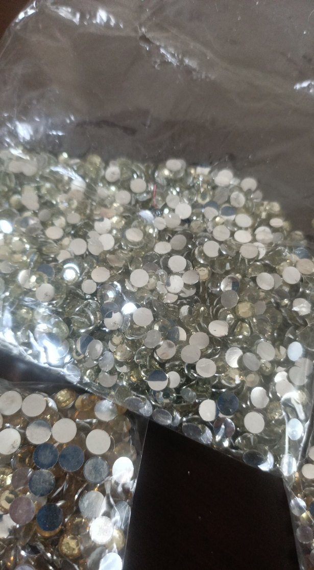 Altın Renkli Tırnak Süslemeleri - Görsel 2