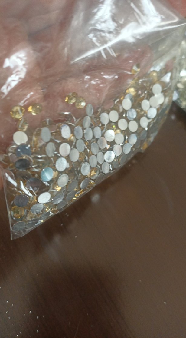 Altın Renkli Tırnak Süslemeleri - Görsel 4