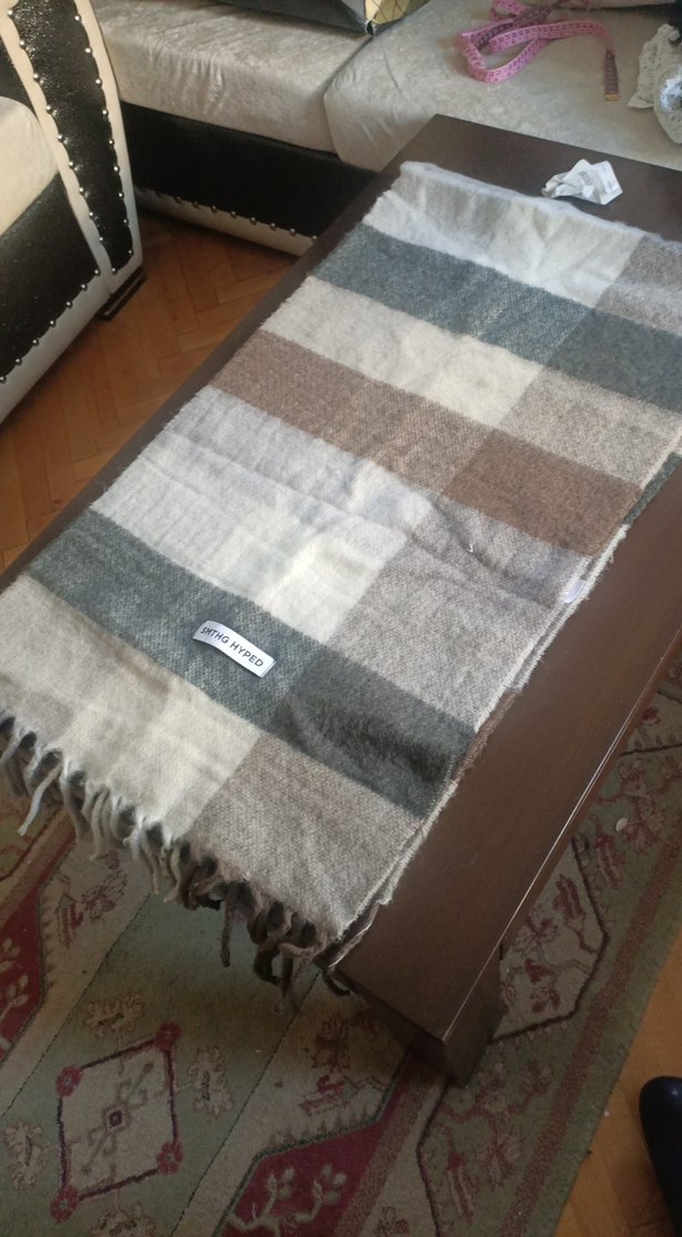 Bej ve Gri Çizgili Yumuşak şal - Görsel 5