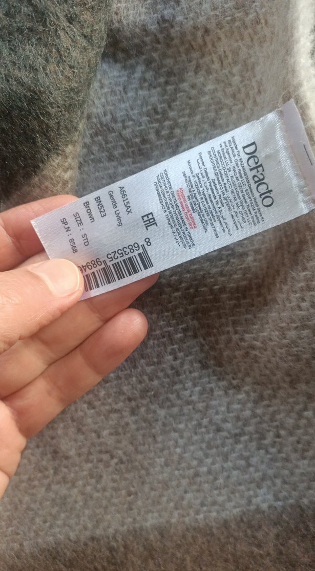 Bej ve Gri Çizgili Yumuşak şal - Görsel 4