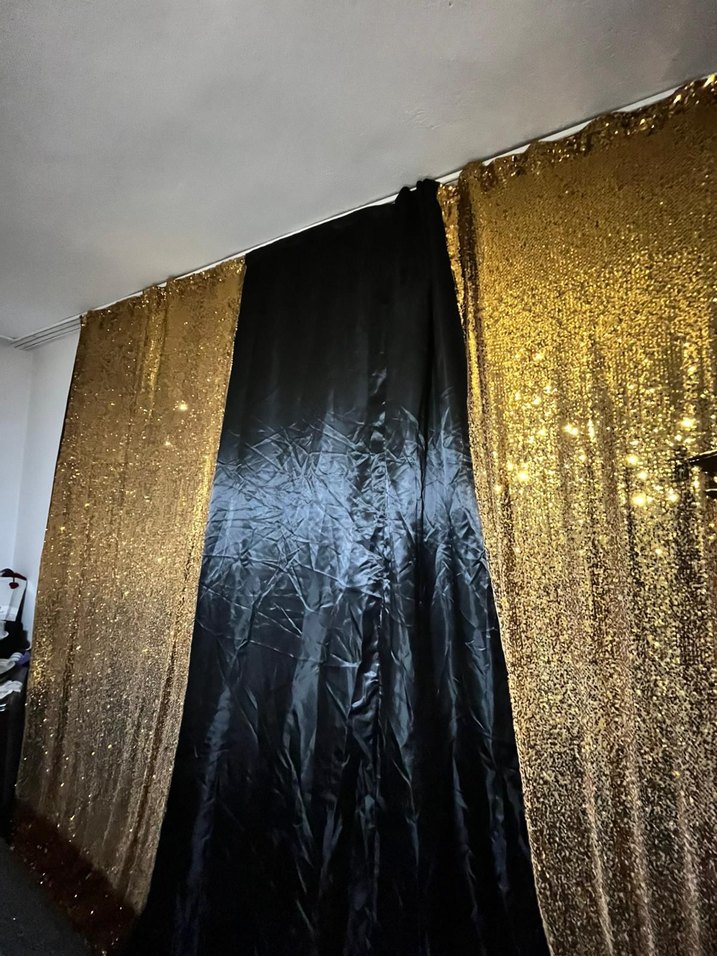 Parlak Altın Nakışlı Modern Perde - Görsel 3