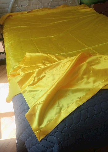 Parlak Sarı Düz Yatak Örtüsü - Görsel 2