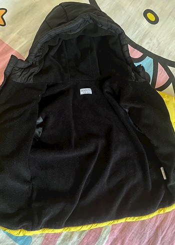 Sarı Kapüşonlu Erkek Çocuk Mont - Görsel 3