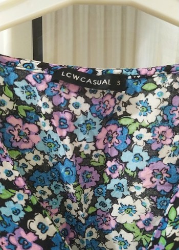 LC Waikiki Çiçek Desenli Bağlamalı Bohem Bluz