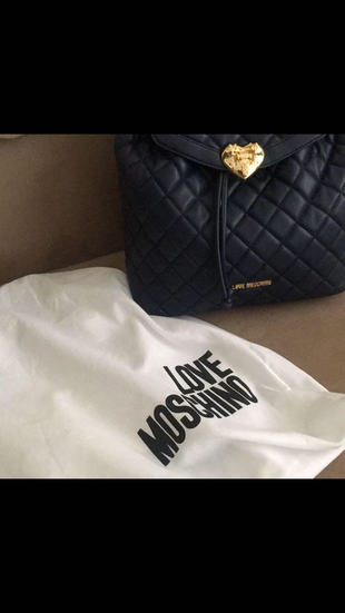 #Lovemoschino orjinal lacivert sırt çantam hediye geldi ve hiç k