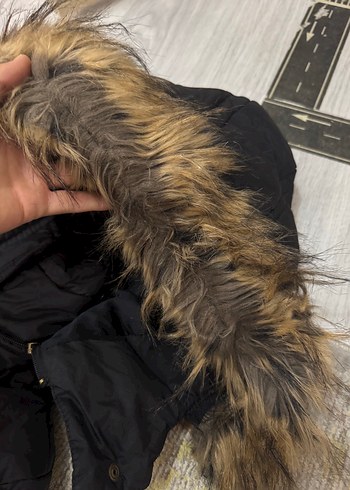 Kürk Detaylı Siyah Kadın Uzun Kış Montu - Görsel 5