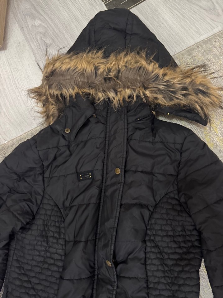 Kürk Detaylı Siyah Kadın Uzun Kış Montu - Görsel 3