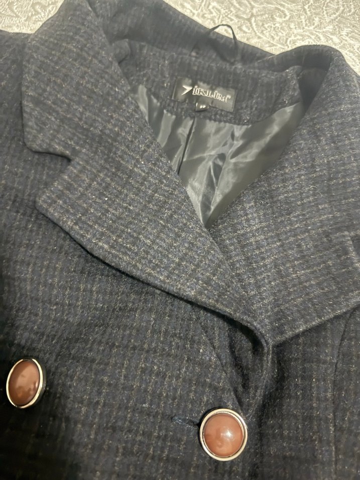 Düğmeli Siyah Kadın Kaban - Görsel 5