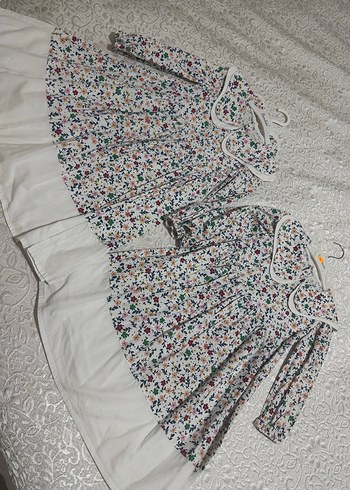 Çiçek Desenli Uzun Kollu Kız Elbisesi - Görsel 3