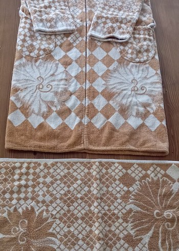 Kahverengi Desenli Bornoz - Görsel 4