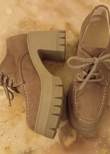 Bot Loafer tarzı Süet Bağcıklı -Kalın topuklu - Bej renk 36 no - Görsel 6