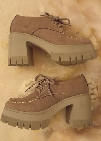 Bot Loafer tarzı Süet Bağcıklı -Kalın topuklu - Bej renk 36 no - Görsel 7