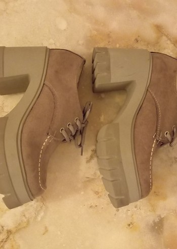 Bot Loafer tarzı Süet Bağcıklı -Kalın topuklu - Bej renk 36 no - Görsel 3