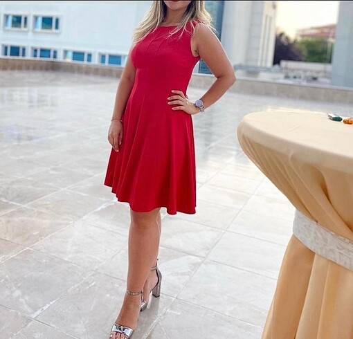 Dilvin Kırmızı Elbise