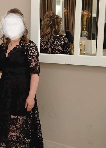 42 Beden Dantel Detaylı Siyah Uzun V Yaka Elbise