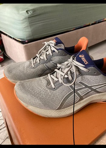 Asics 44