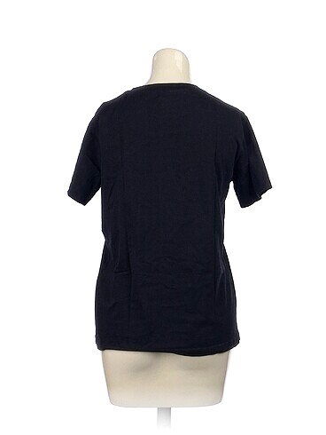 s Beden Pull and Bear T-shirt %70 İndirimli.