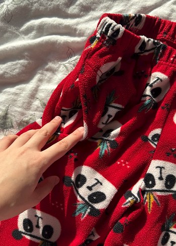 Nakışlı Kırmızı Panda Desenli Kadın Pijama Takımı - Görsel 3