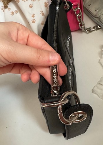 Calvin Klein Jeans Siyah Deri Fermuarlı Çanta - Görsel 2