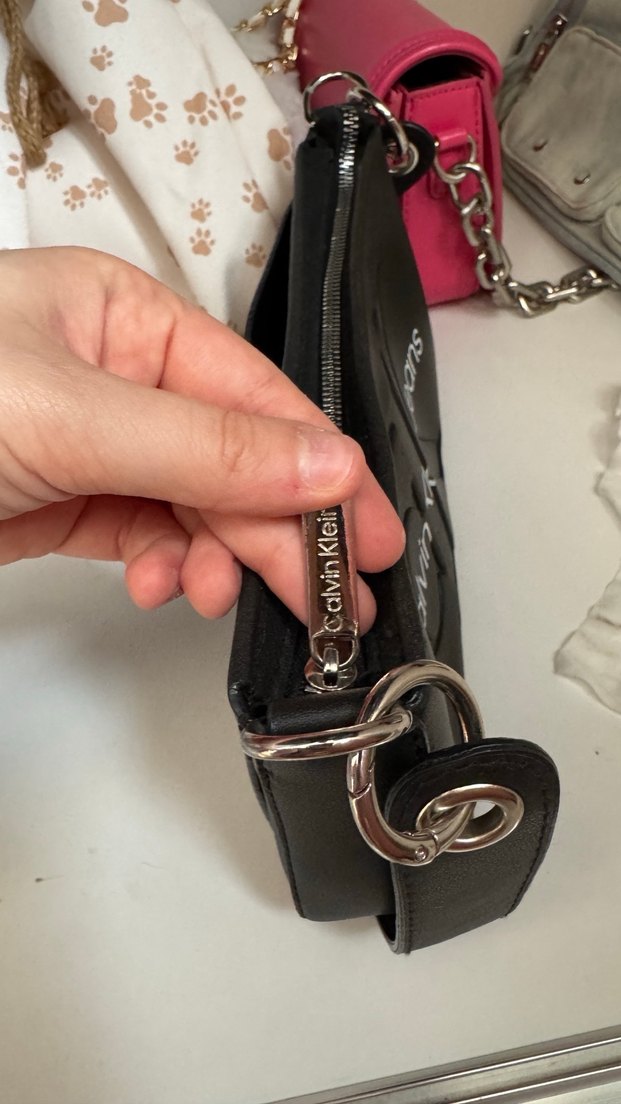 Calvin Klein Jeans Siyah Deri Fermuarlı Çanta - Görsel 2