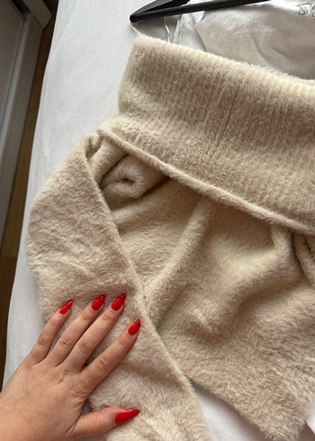 Bershka Ekru Omuz Detaylı Yumoş Bluz - Görsel 2