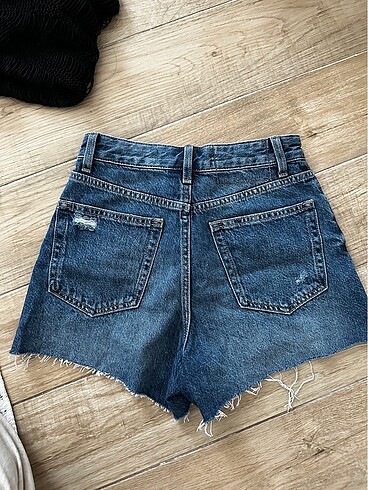 34 Beden Bershka jean şort