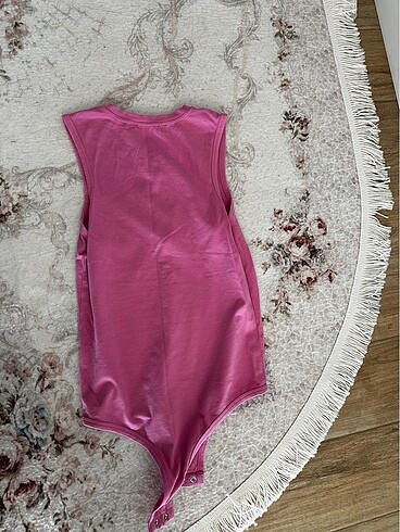 xs Beden Pembe ip detay bodysuit