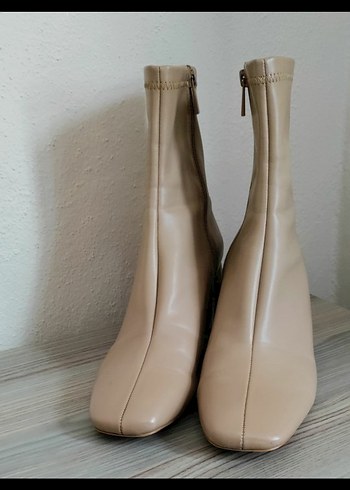 Bej Stradivarius Kadın Bot