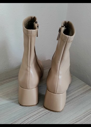 39 Beden Bej Stradivarius Kadın Bot