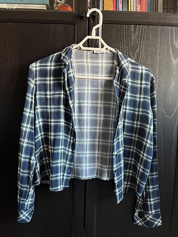 m Beden lacivert Renk Bershka Kareli Crop Top Gömlek