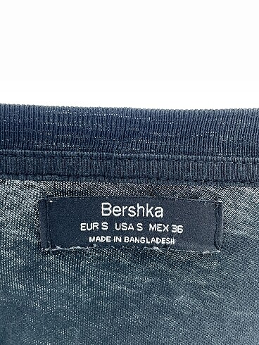 s Beden siyah Renk Bershka T-shirt %70 İndirimli.