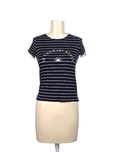 Stradivarius T-shirt %70 İndirimli.