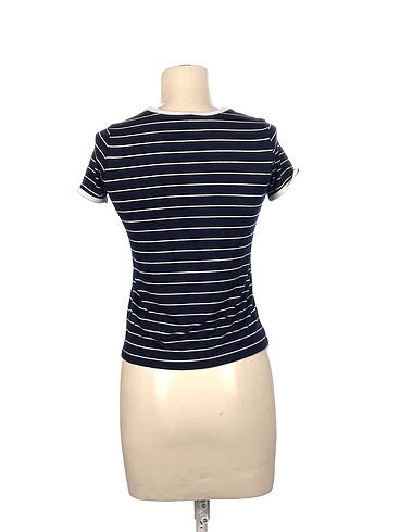 l Beden Stradivarius T-shirt %70 İndirimli.