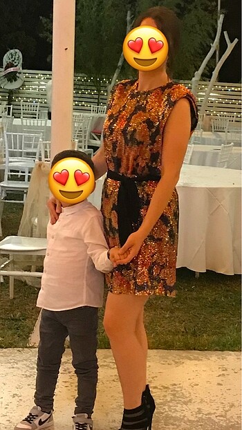 Vatkalı renkli payetli elbise - Görsel 7