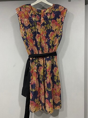 Vatkalı renkli payetli elbise - Görsel 4