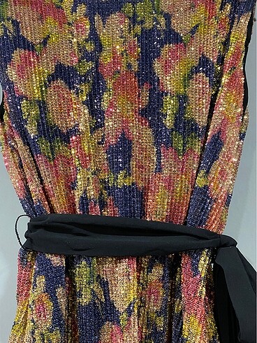 Vatkalı renkli payetli elbise - Görsel 2